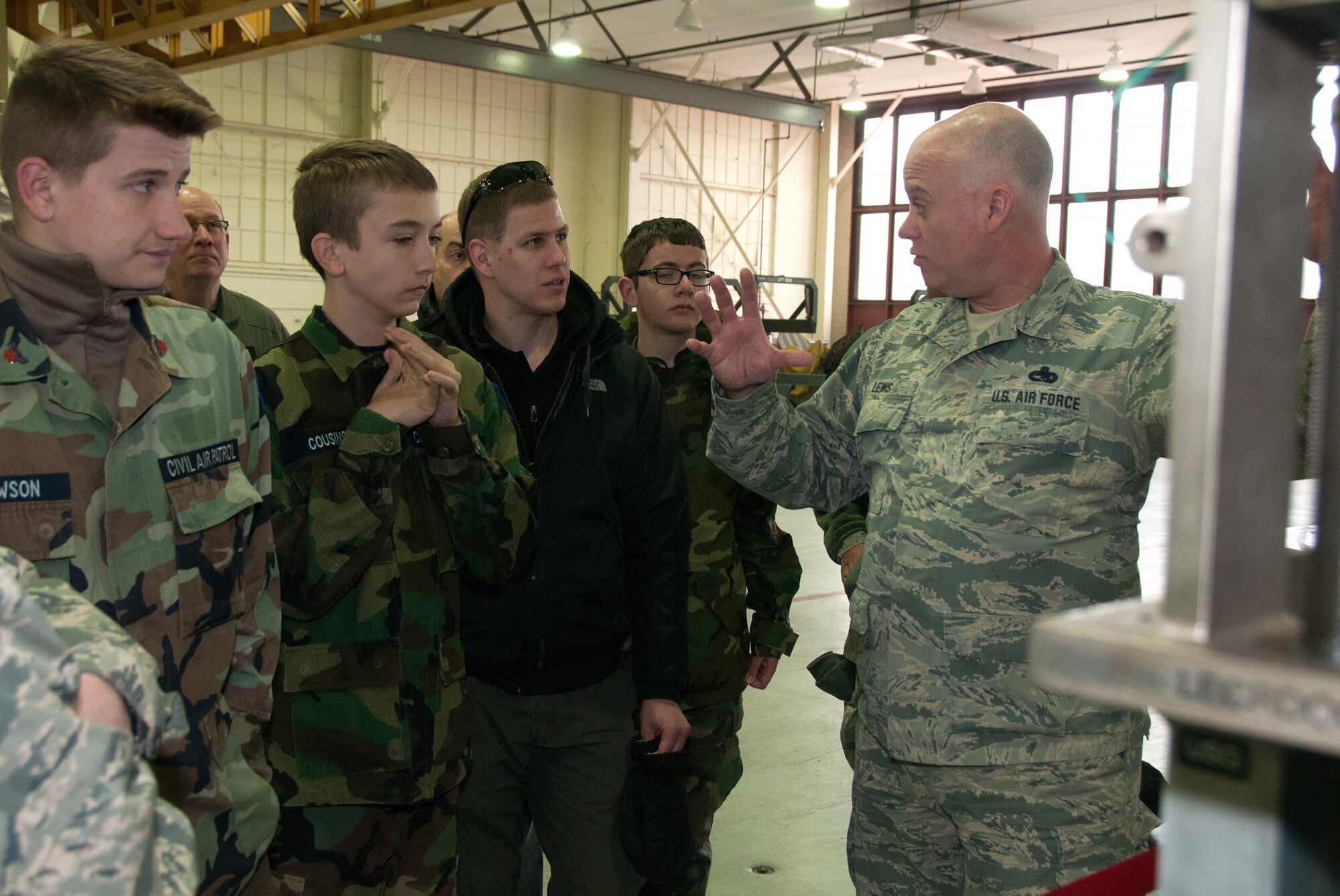 CAP cadets visit the 192nd Fighter Wing