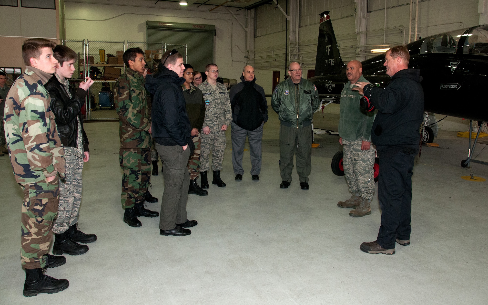 CAP cadets visit the 192nd Fighter Wing