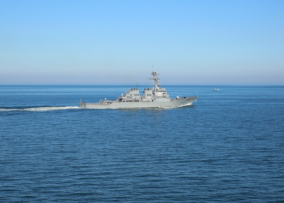 170220-N-OH262-328 
NORFOLK (Feb. 20, 2017) The guided-missile destroyer USS Mitscher (DDG 57) transits the Atlantic Ocean. (U.S. Navy photo by Bill Mesta/Released)