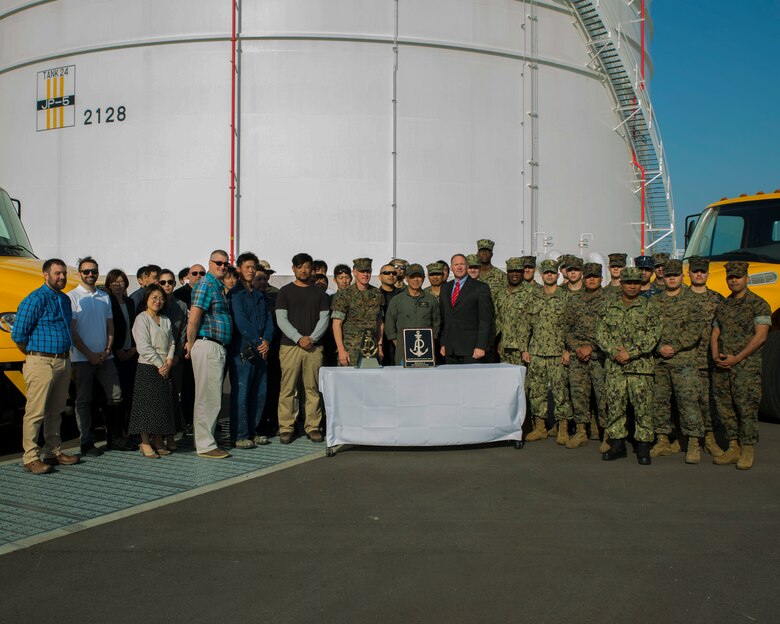 Station Fuels gives award of excellence to air station