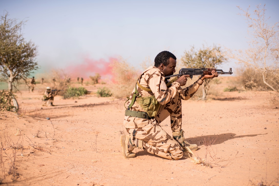 A Chadian soldier participates in ambush training.