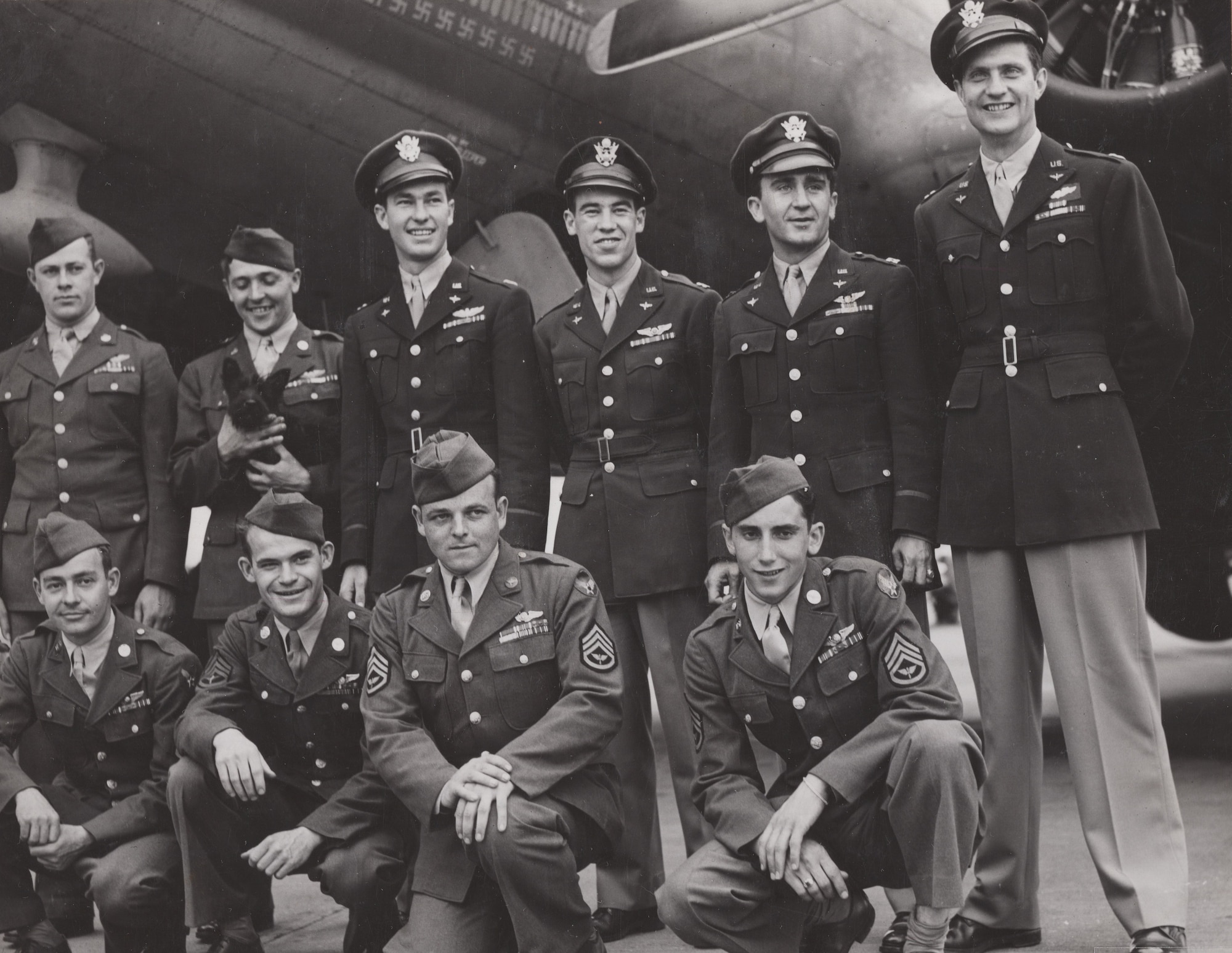 Memphis Belle crew for the war bond tour.  Nine of the ten crewmembers are in the early tour photo above—19-year-old SSgt Casimer “Tony” Nastal (bottom right) was added for the war bond tour.  Nastal flew 25 missions, but only one on the Memphis Belle.
