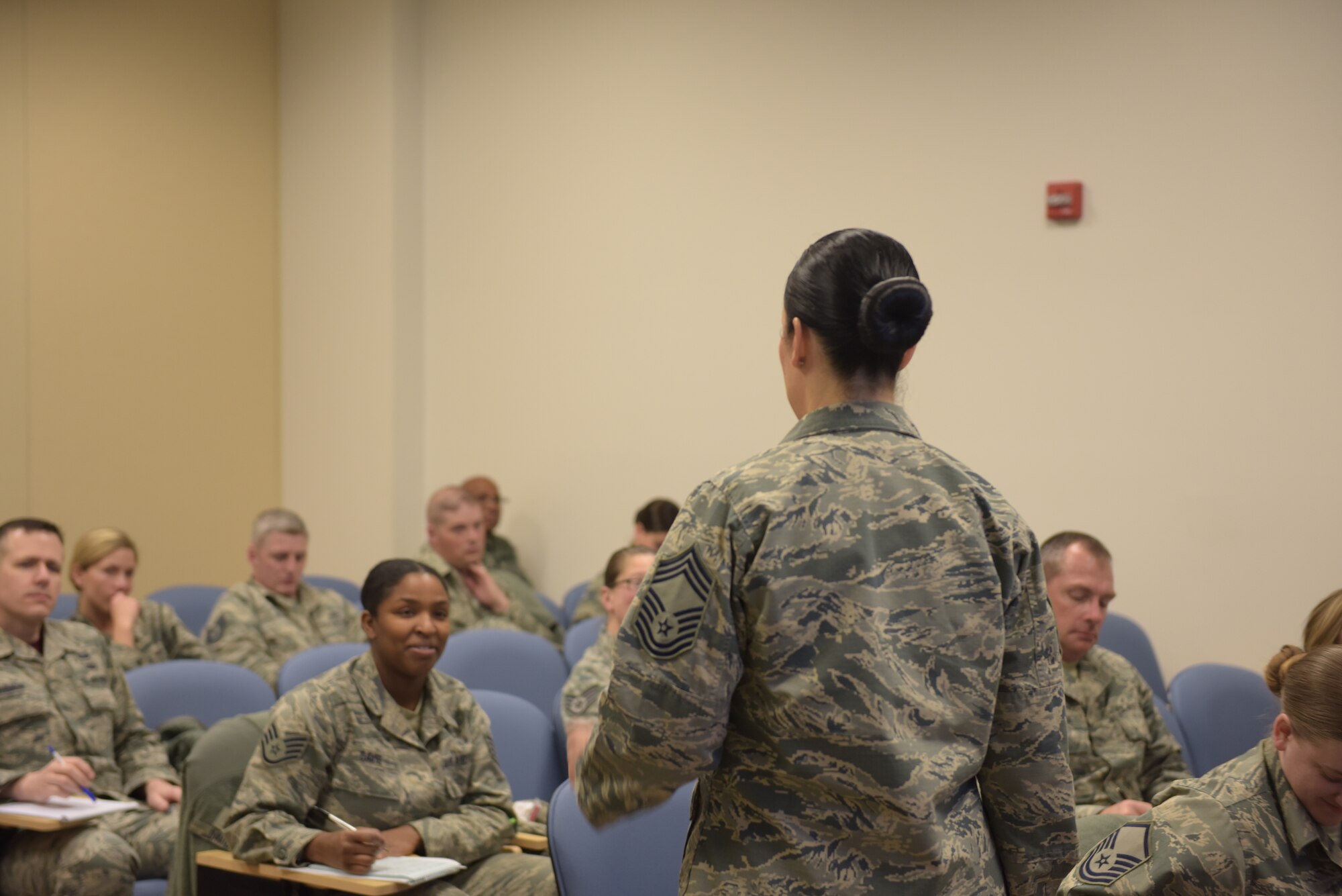 Chief Master Sgt. Chin M. Cox, the Office of the Joint Staff Surgeon Senior Enlisted Leader at the Pentagon, leads an enlisted performance report bullet writing seminar for Airmen at the Pittsburgh International Airport Air Reserve Station, Pennsylvania, April 8, 2018. Airmen learned about the impact powerful EPR bullets have on military careers and how to improve their bullet writing abilities. (U.S. Air Force photo by Airman 1st Class Grace Thomson)