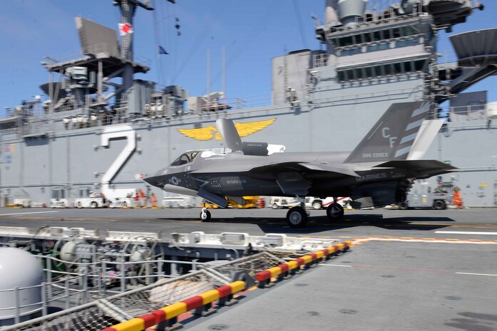 Essex ARG, 13th MEU begin integrated training