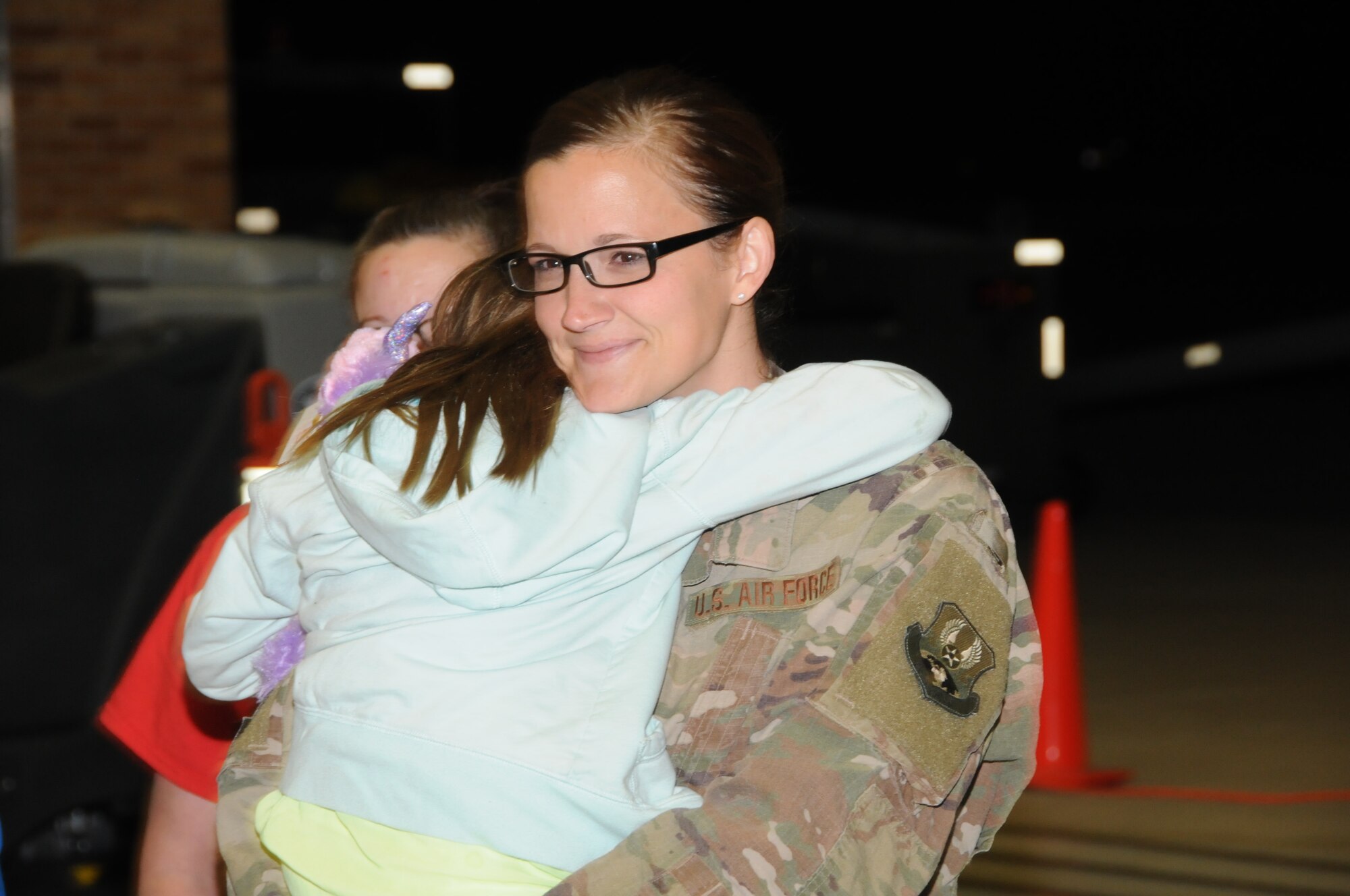 Members of the Iowa air National Guard’s 185th Air Refueling Wing were welcomed home by family and friends on April 25, 2018 at the Sioux City Air National Guard Base. Most of the returning members are assigned to the 133rd Test Squadron which is based in Fort Dodge, Iowa. While deployed, the 133rd Test Squadron were assigned to command and control duties in Central Command. (U.S. Air National Guard Photo by Capt. Jeremy J. McClure/Released)