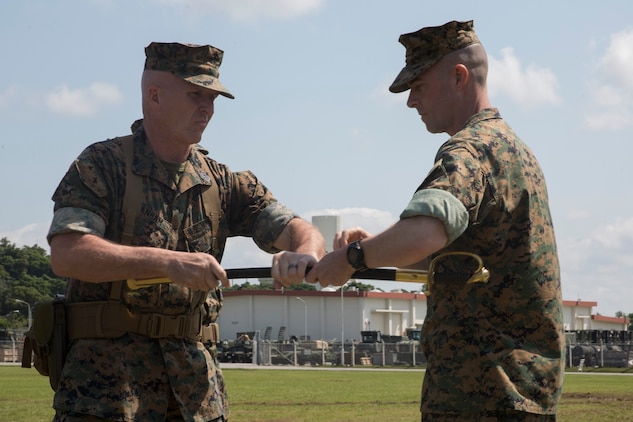 31st MEU sergeant major relinquishes sword of office, Mota assumes ...