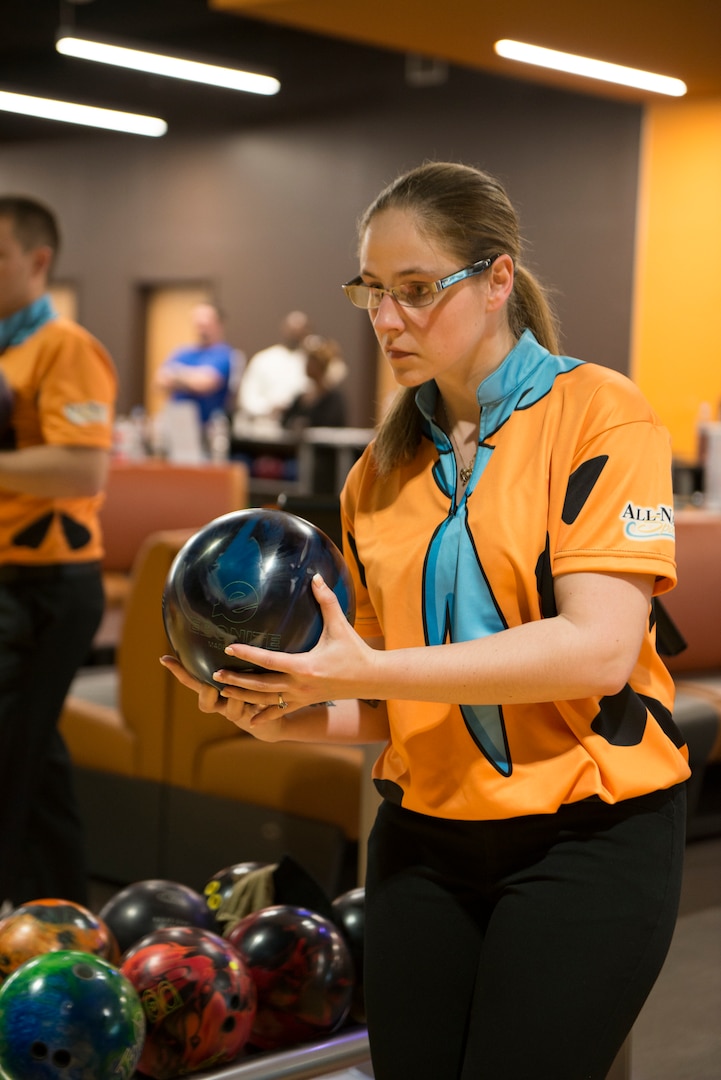 Petty Officer 1st Class Ashley Scott of Naval Station Norfolk, Va. wins bronze in the 2018 Armed Forces Bowling Championship at Ten Strike Bowling Center at Fort Lee, Va. from 13-17 April. The annual tournament features doubles, mixed doubles, individuals and team challenges. (U.S. Navy Photo by Mass Communications Specialist 2nd Class Orlando Quintero/Released)