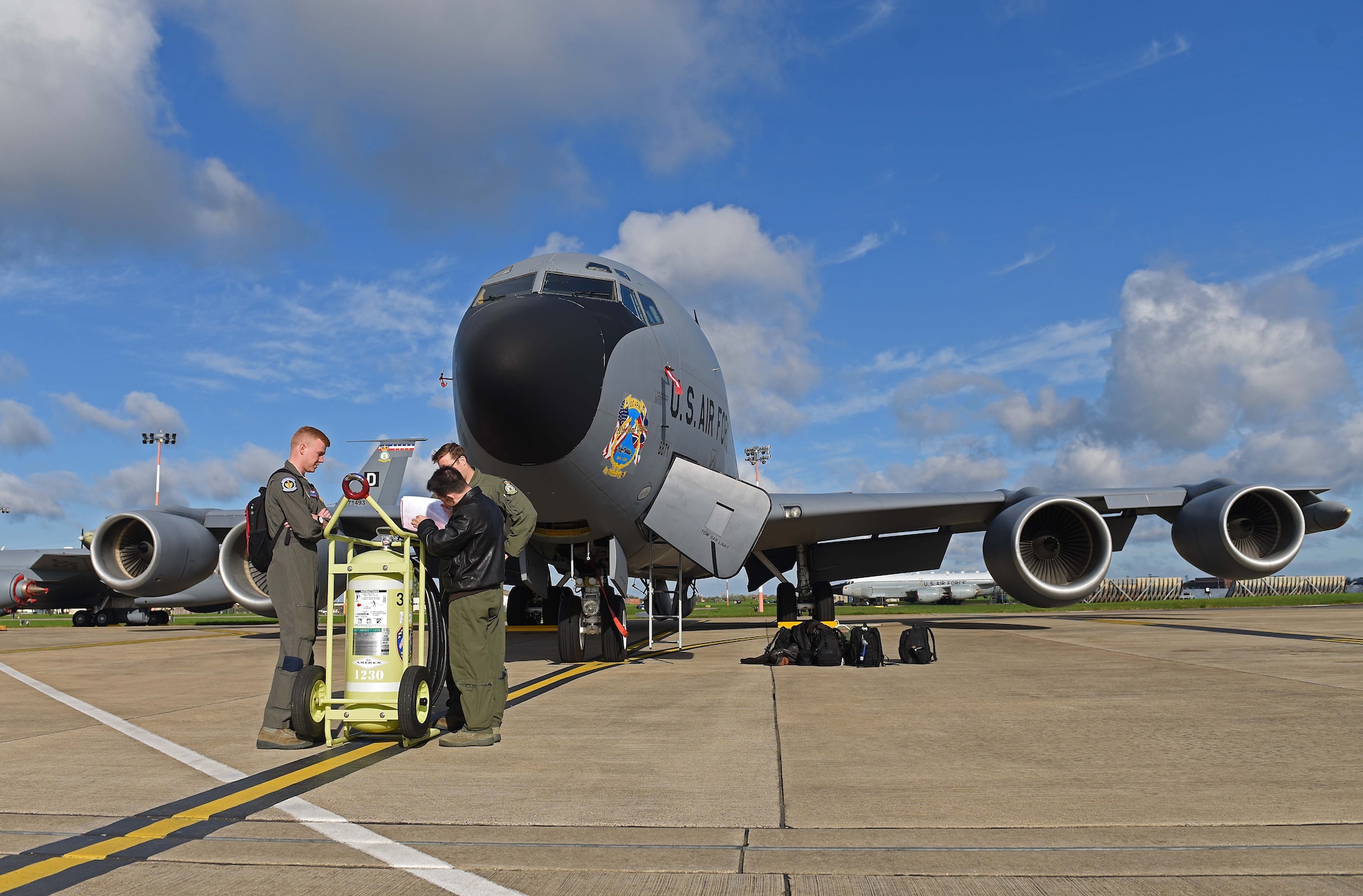 U.S. Air Force Maj. Andrew Johnson, back right, 351st Air Refueling Squadron aircraft commander, briefs his crew before supporting the U.K.-led Exercise Joint Warrior at RAF Mildenhall, England, April 25, 2018. Exercise Joint Warrior is Europe’s largest military exercise involving air, sea and ground components. (U.S. Air Force photo by Senior Airman Luke Milano)