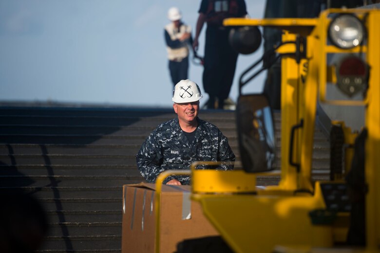 Reservists Go to Sea to Forward-Deployed Expeditionary Strike Group on Patrol