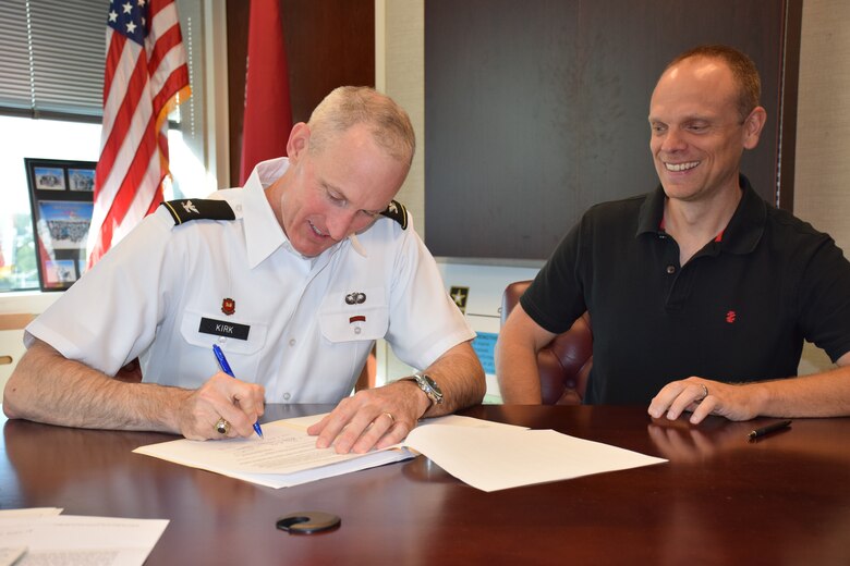 Jacksonville District Commander Col. Jason Kirk signed an agreement with the State of Florida to accept an additional $50 million of state funds to help with rehabilitation of the Herbert Hoover Dike (HHD) surrounding Lake Okeechobee.  Kirk signed the agreement August 1 alongside Mike Rogalski, Jacksonville District Deputy Chief of Programs and Project Management and HHD Mega Project Program Manager. A similar agreement was signed earlier this year, bringing the total State of Florida contributions to advance Herbert Hoover Dike construction to $100 million.