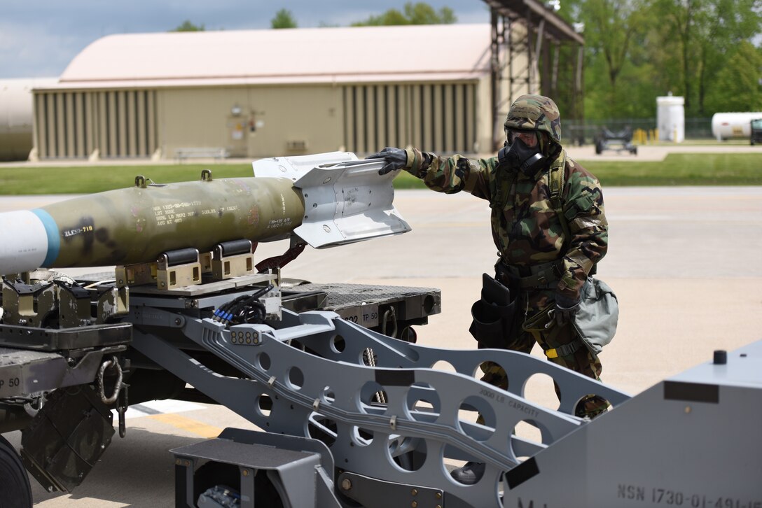180FW maintenance group operates in MOPP gear