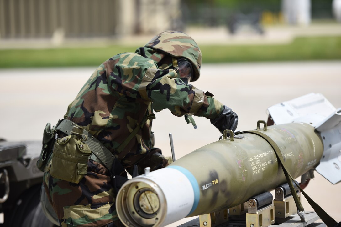 180FW maintenance group operates in MOPP gear