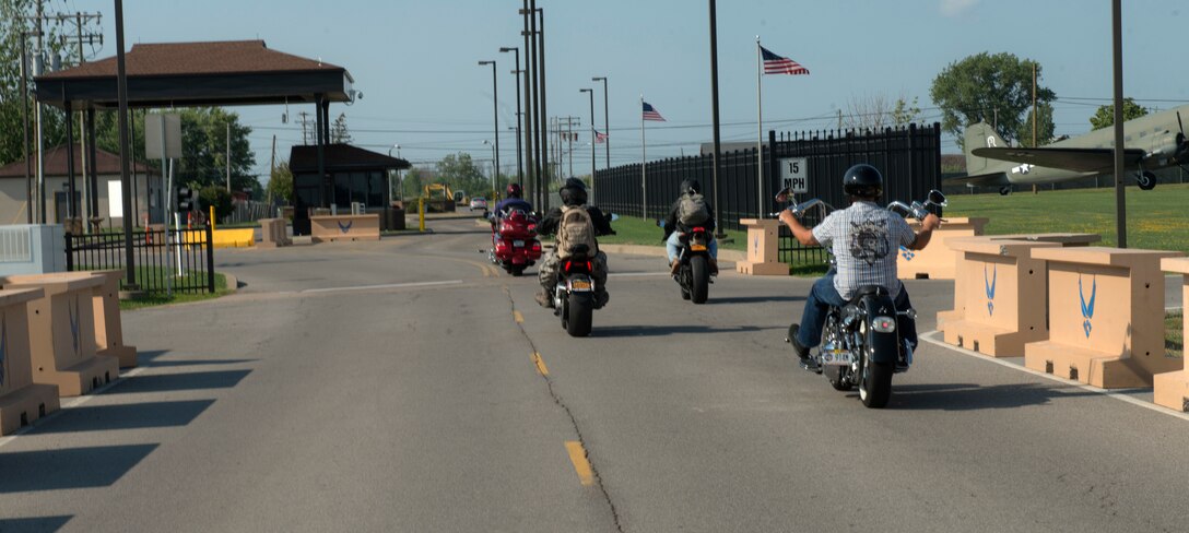 914th ARW Chaplain performs motorcycle blessing