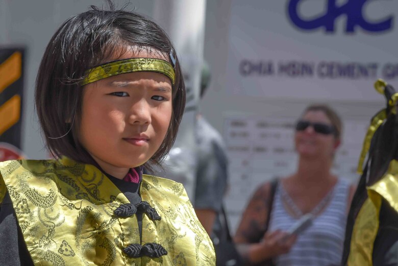 Eisa; 10,000 Dancers