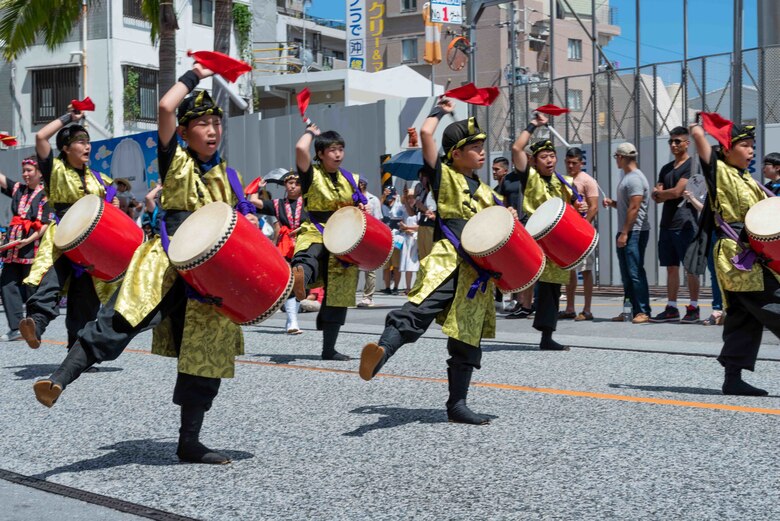 Eisa; 10,000 Dancers