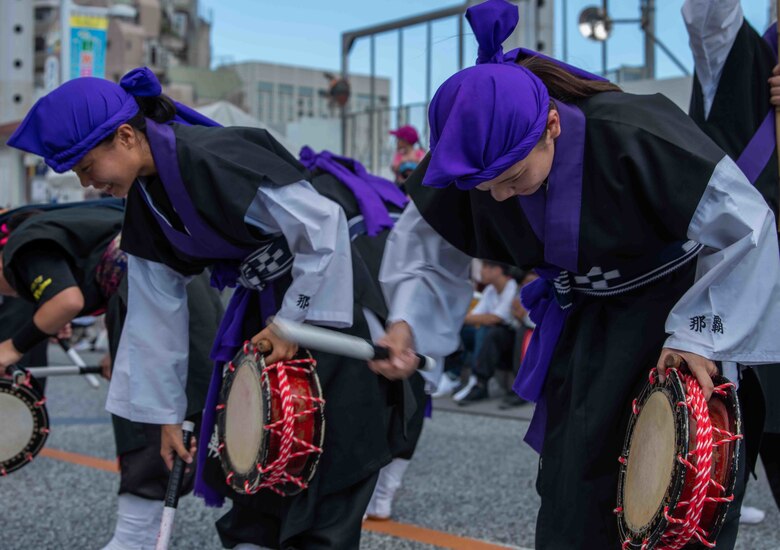 Eisa; 10,000 Dancers