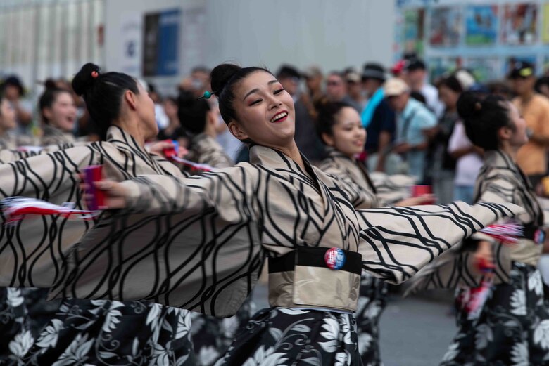 Eisa; 10,000 Dancers