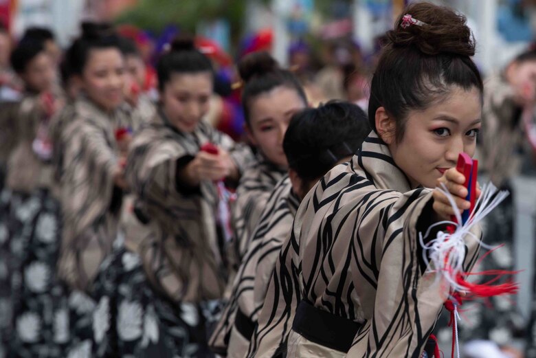 Eisa; 10,000 Dancers