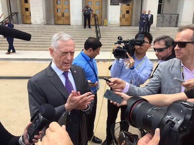 Defense Secretary James N. Mattis discusses the South Asia Strategy with reporters outside the Pentagon, Aug. 7, 2018. DoD photo by Jim Garamone