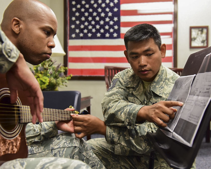 AF band member offers resiliency with free guitar lessons >Joint Base Langley-Eustis >Article Display