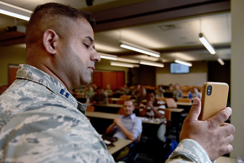 AF Connect app draws workshop Airmen > IGB Training & Education Center