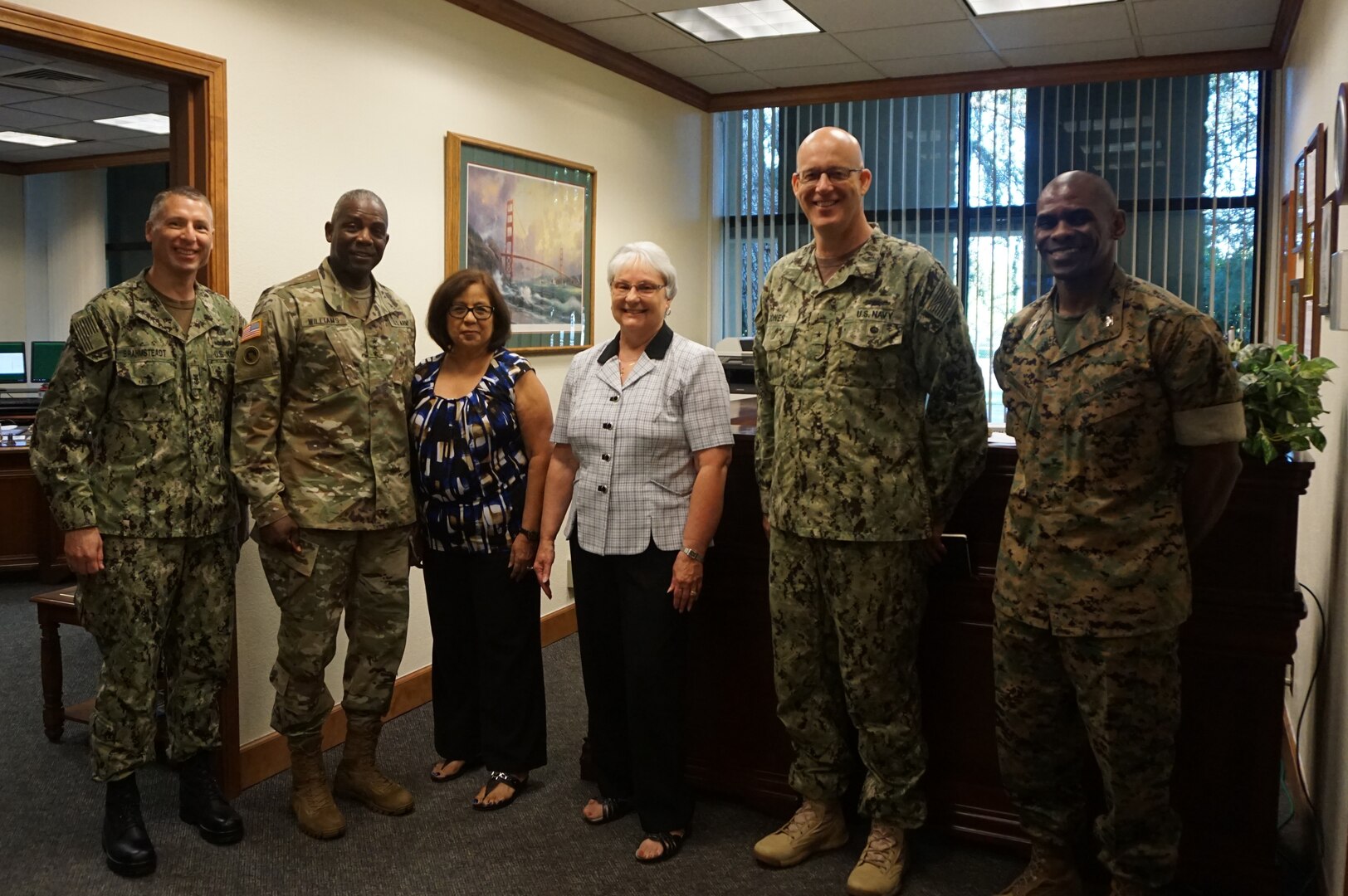 DLA Director visits DLA Distribution San Joaquin