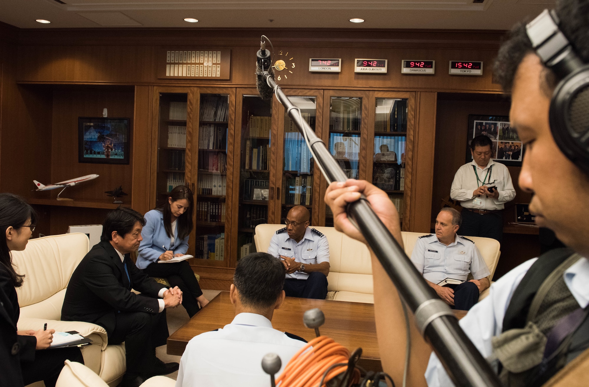 Gen. CQ Brown, Jr., Pacific Air Forces (PACAF) commander, meets with Itsunori Onodera, Defense Minister, at the Ministry of Defense in Tokyo, Japan, Aug. 7, 2018. In addition to security concerns, discussions throughout the visit focused on opportunities to cooperate further in areas of fifth generation integration, ballistic missile defense, the employment of new operating concepts like PACAF’s agile combat employment, an expanding to more multilateral exercises and engagements with like-minded nations in the region. (U.S. Air Force photo by Hailey Haux)