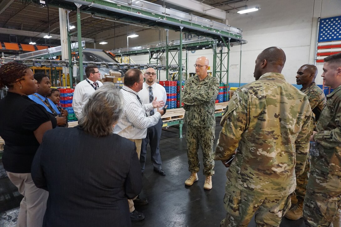 DLA Distribution Commanding Officer visits DLA Distribution San