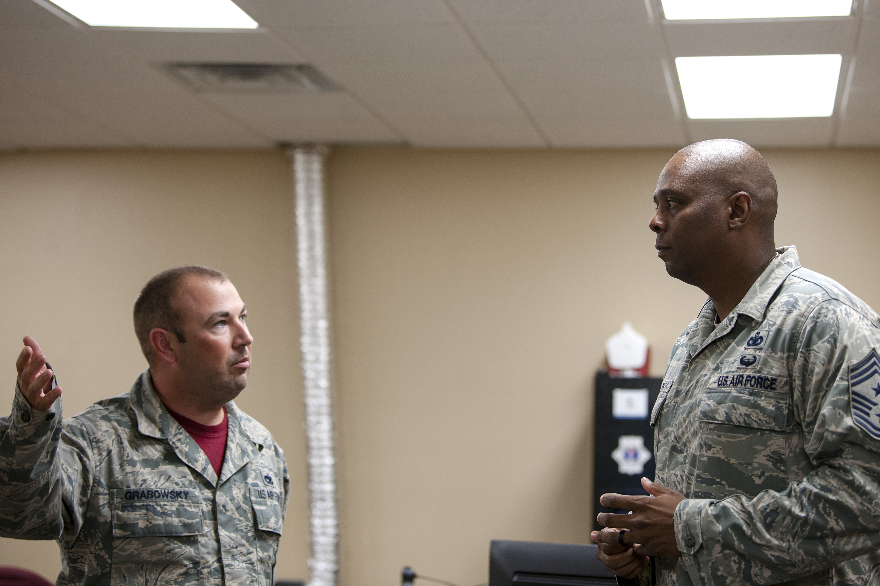 23d WG command chief immerses with 23d MXS Airmen > Moody Air Force