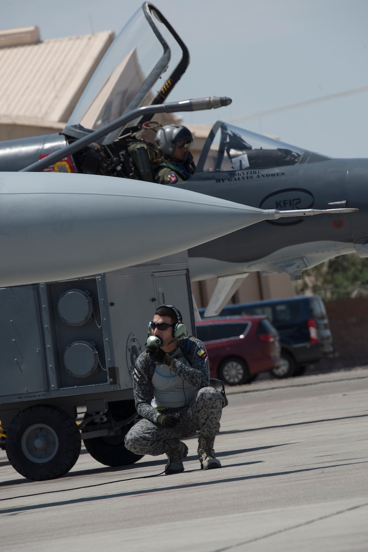 DVIDS - News - F-16 Demonstration Team announces new pilot for 2022 air  show season