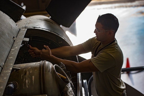 SrA Robert Matthews aces aircraft hydraulics apprentice course