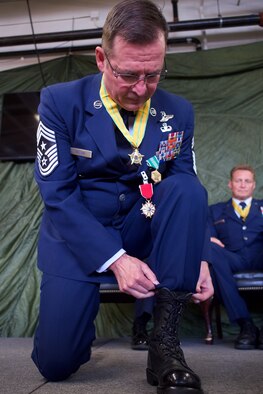Senior Air National Guardsmen retire.