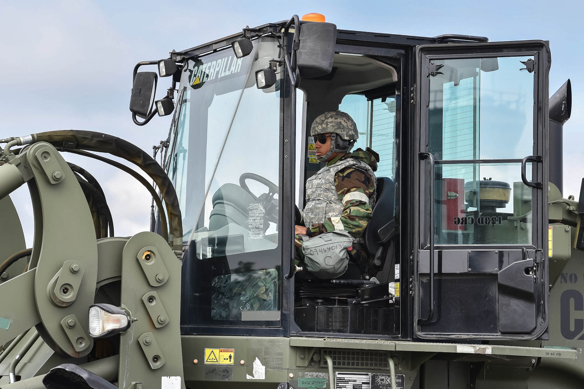 The 123rd CRG worked in conjunction with the U.S. Army’s 690th Rapid Port Opening Element to operate a Joint Task Force-Port Opening during the exercise. The objective of the JTF-PO is to establish a complete air logistics hub and surface distribution network. (U.S. Air National Guard photo by Maj. Allison Stephens)