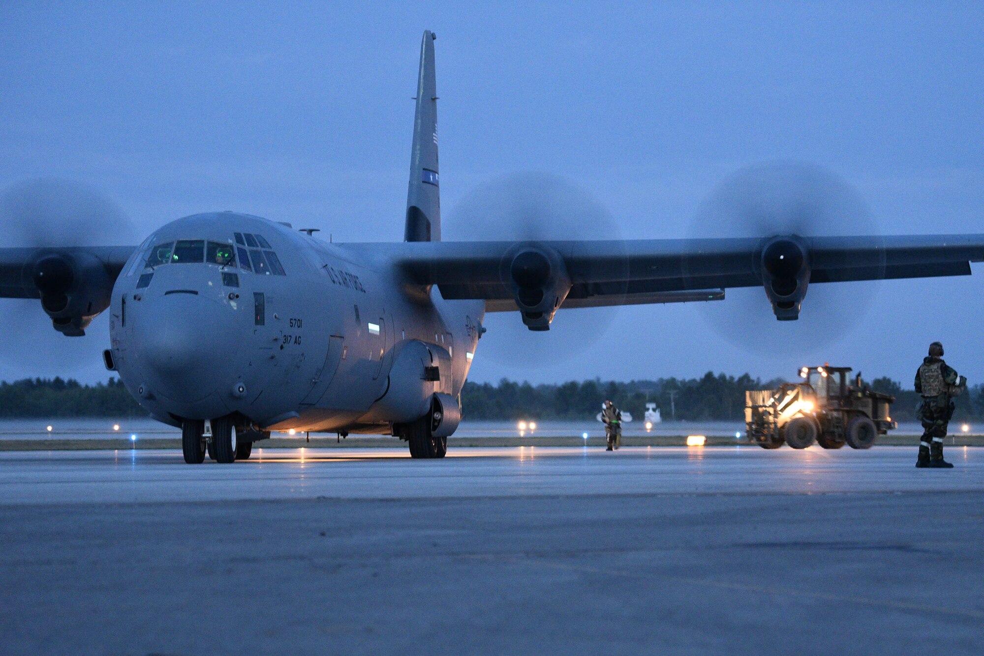 The 123rd CRG worked in conjunction with the U.S. Army’s 690th Rapid Port Opening Element to operate a Joint Task Force-Port Opening during the exercise. The objective of the JTF-PO is to establish a complete air logistics hub and surface distribution network. (U.S. Air National Guard photo by Maj. Allison Stephens)