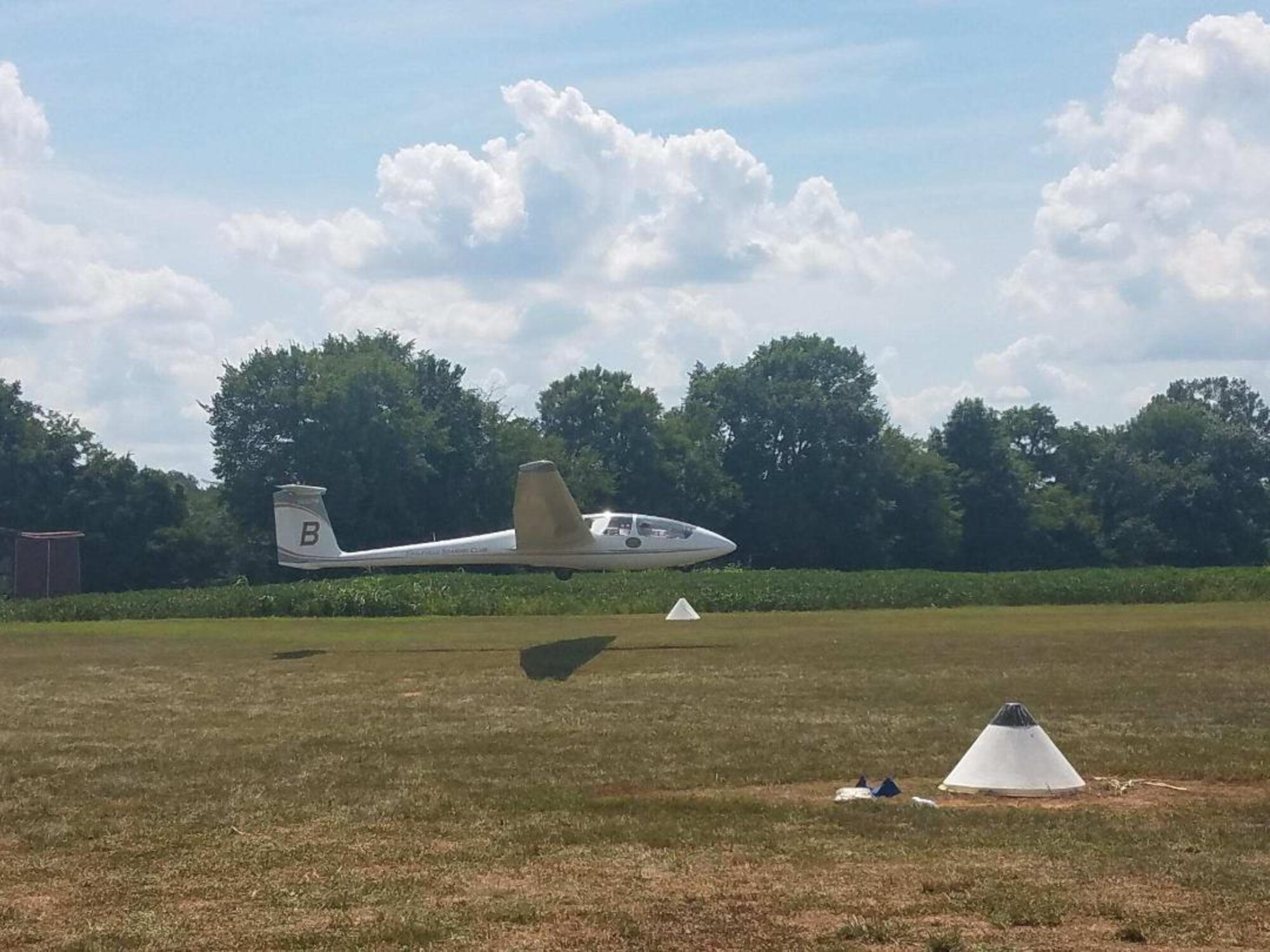 Ten middle school students completed the Fly to Learn software, which is a 10-lesson curriculum using virtual airplanes to simulate flight.  The students then had the opportunity to fly in a two-seat glider under the direct supervision of an instructor pilot. They are taken by a tow plane up to 2,000 feet above the ground and released for a 15-20 minute flight in the beautiful sky over Eagleville, Tennessee. (Courtesy photo)