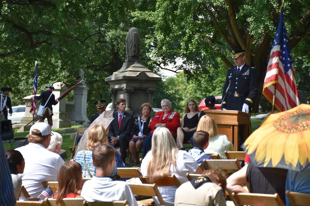 Wreath laying ceremony for President Benjamin Harrison at Crown Hill Cemetery, in Indianapolis, on Aug. 18, to commemorate the Hoosier President’s 185th birthday. (US Army photo by Catherine Carroll)