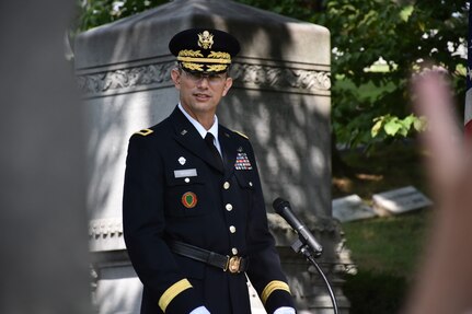 Wreath laying ceremony for President Benjamin Harrison at Crown Hill Cemetery, in Indianapolis, on Aug. 18, to commemorate the Hoosier President’s 185th birthday. (US Army photo by Catherine Carroll)