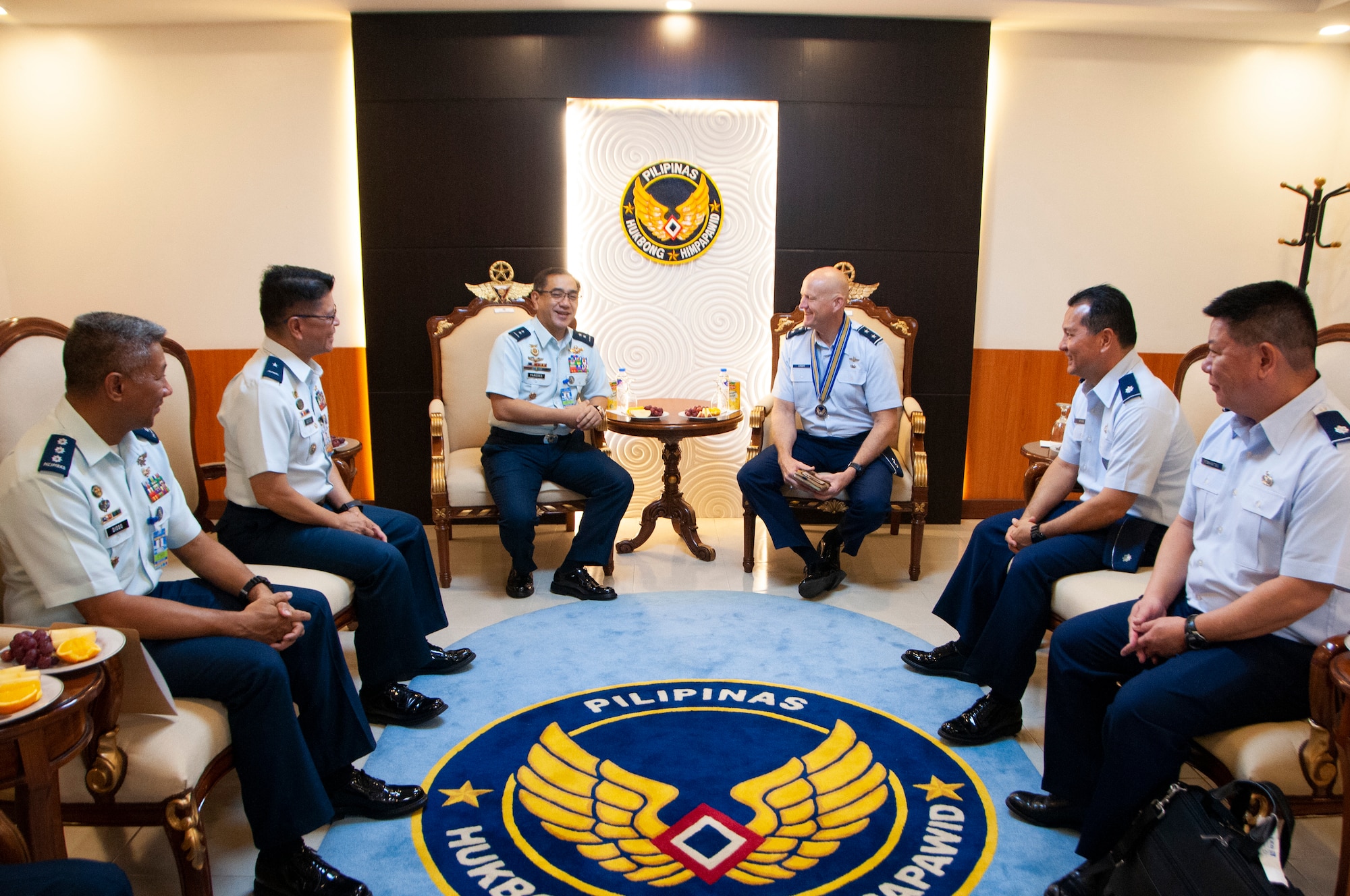 Philippine Air Force Maj. Gen. Allen T. Paredes, Chief of Air Staff and Maj. Gen. James O. Eifert, Air National Guard Assistant to the Commander, Pacific Air Forces talk during an office call.