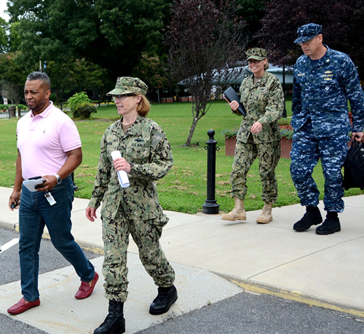 Aviation reservists share success of initiatives with Joint Reserve Force director