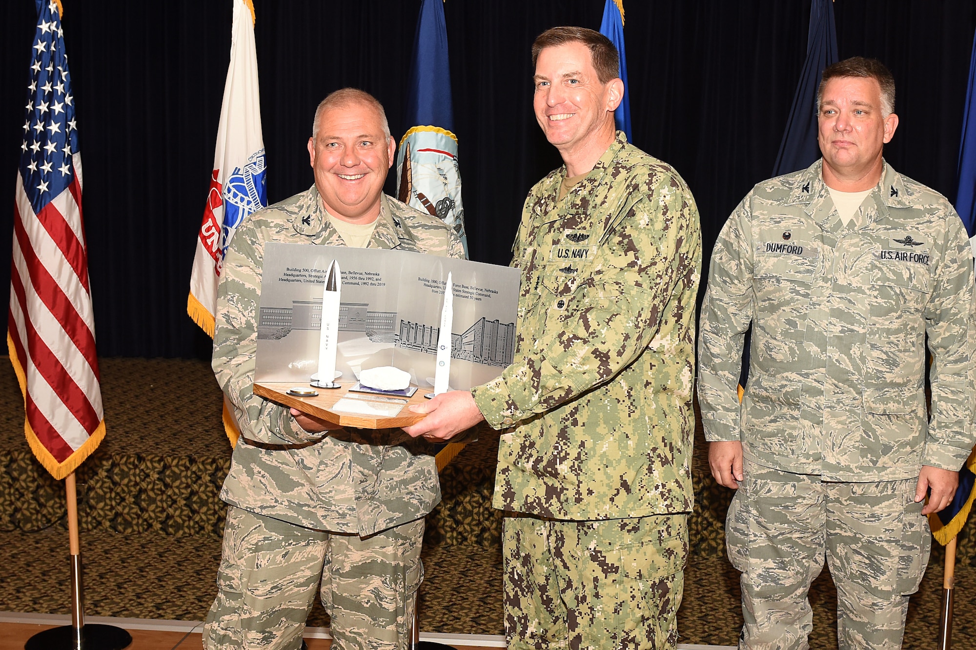 photo of Air Force colonel receiving award