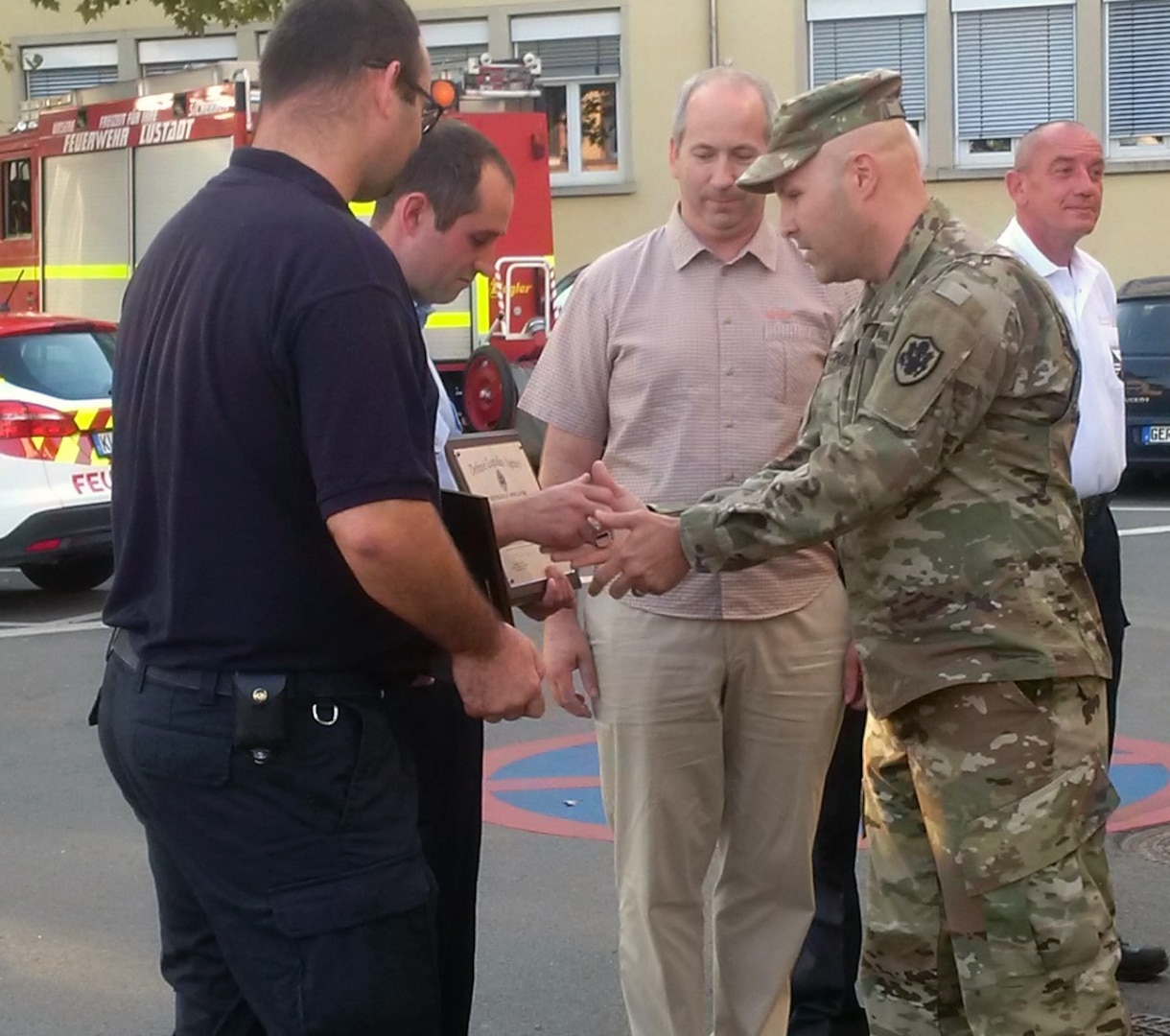 DLA Distribution Europe Commander recognizes local German firefighters