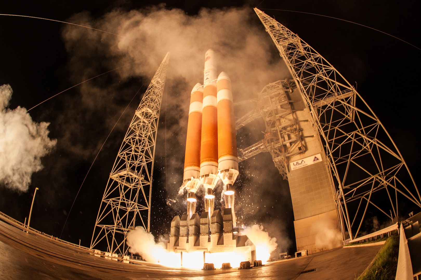 United Launch Alliance Delta IV Heavy Rocket lifts off