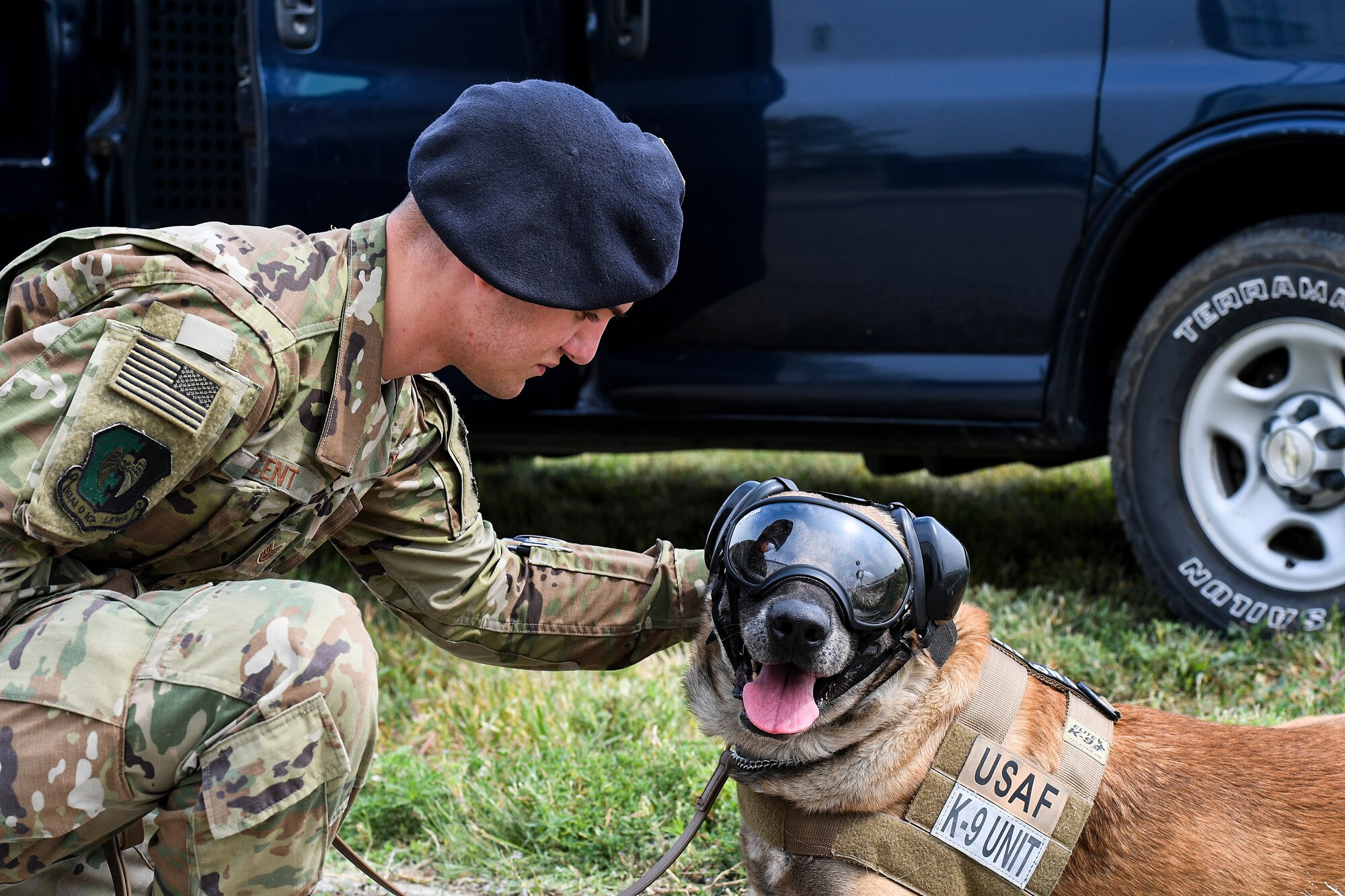 5th SFS MWDs fly with 54th Helicopter Squadron