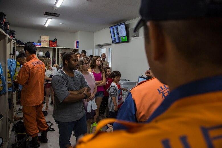 Stop, drop, roll: MCAS Iwakuni residents participate in disaster preparedness workshop