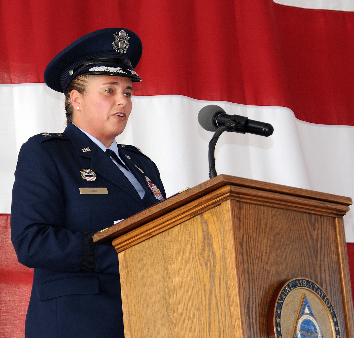 DLA Aviation - Jacksonville gets new commander