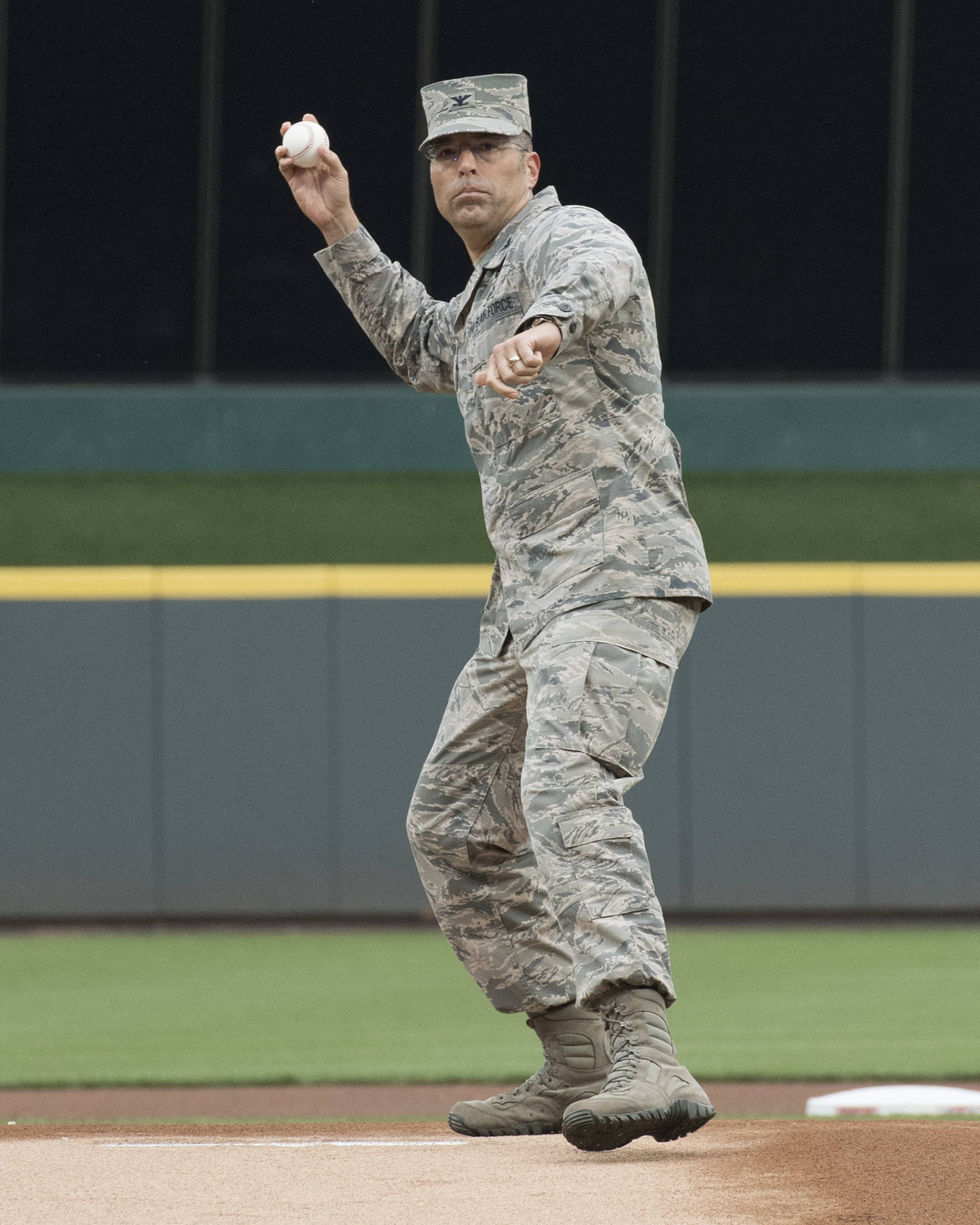 cincinnati reds camouflage jersey