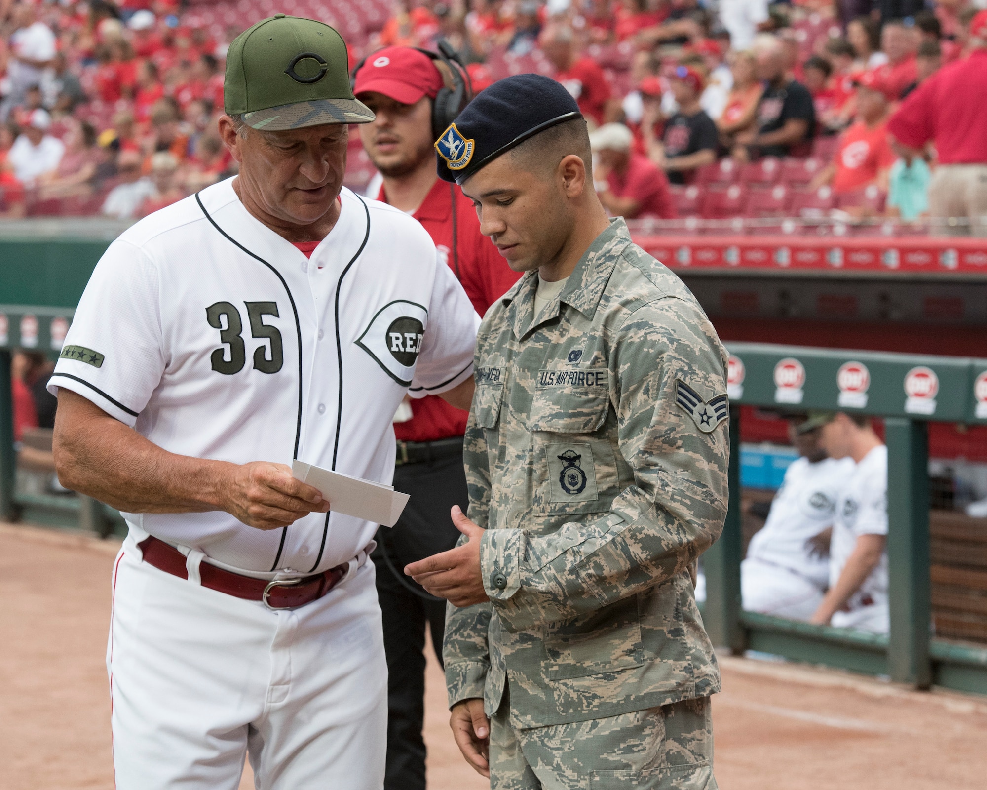 Cincinnati Reds host military appreciation night