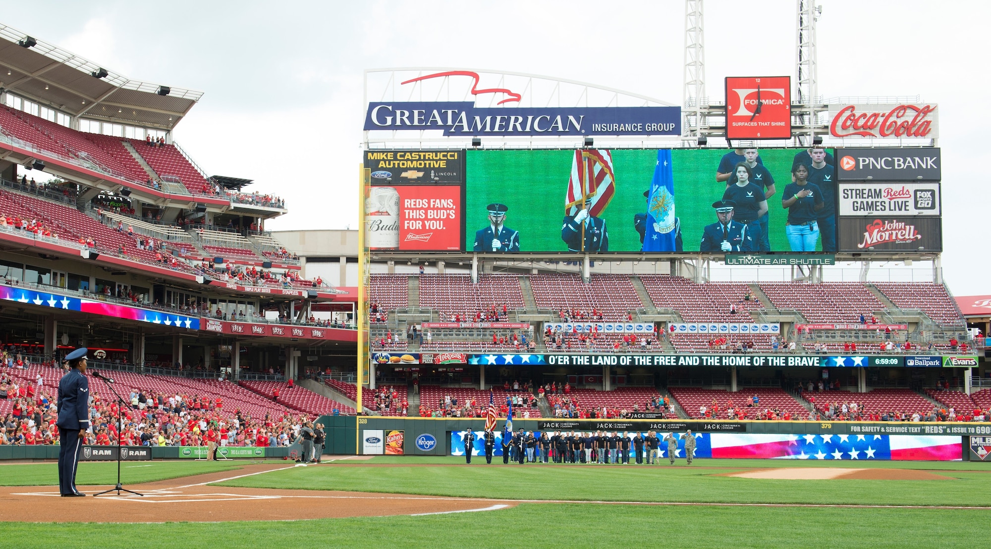 Cincinnati Reds host military appreciation night