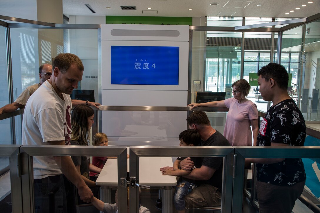 Stop, drop, roll: MCAS Iwakuni residents participate in disaster preparedness workshop