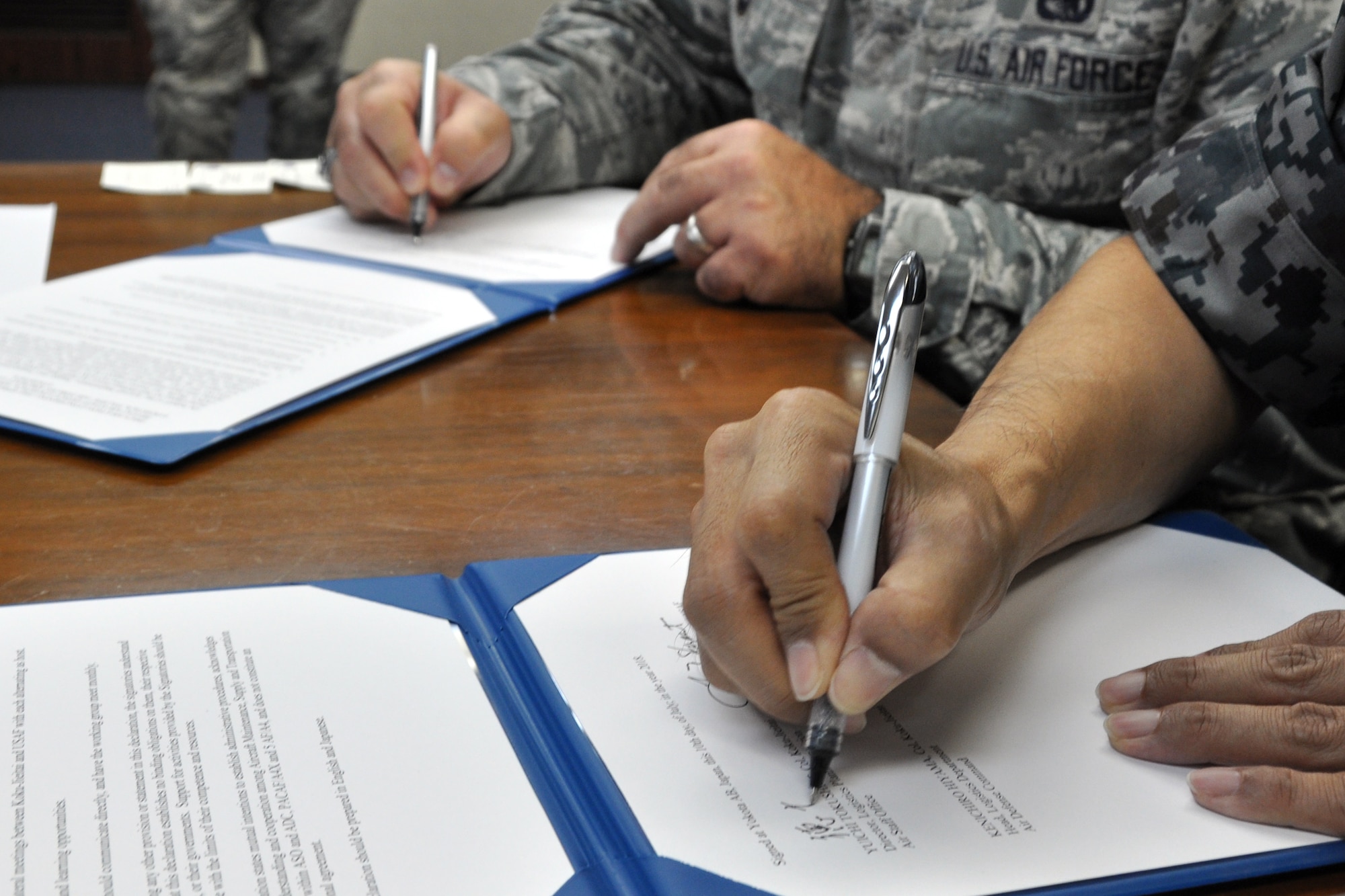 USAF, Koku Jieitai sign declaration of spirit of cooperation